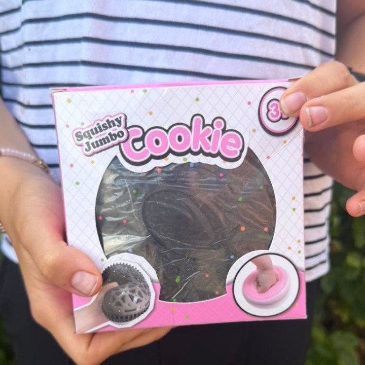 XXL Cookie-squishy – sort eller lyserød | Dit Lagersalg